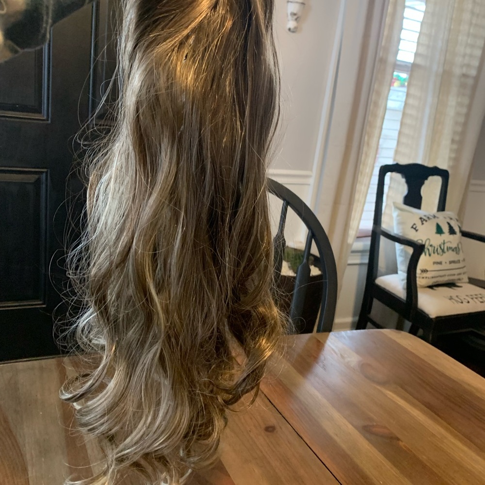 Hair topper